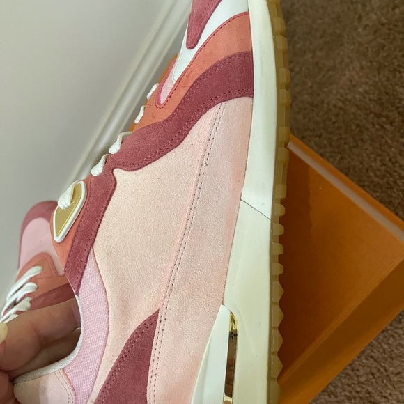 Louis Vuitton Runaway Sneaker in Pink - Picture 4 of 11